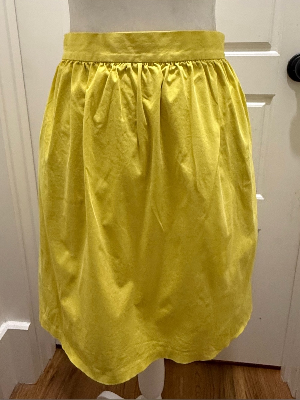 Alice + Olivia. vintage yellow cotton A-line circle skirt. Size 12.